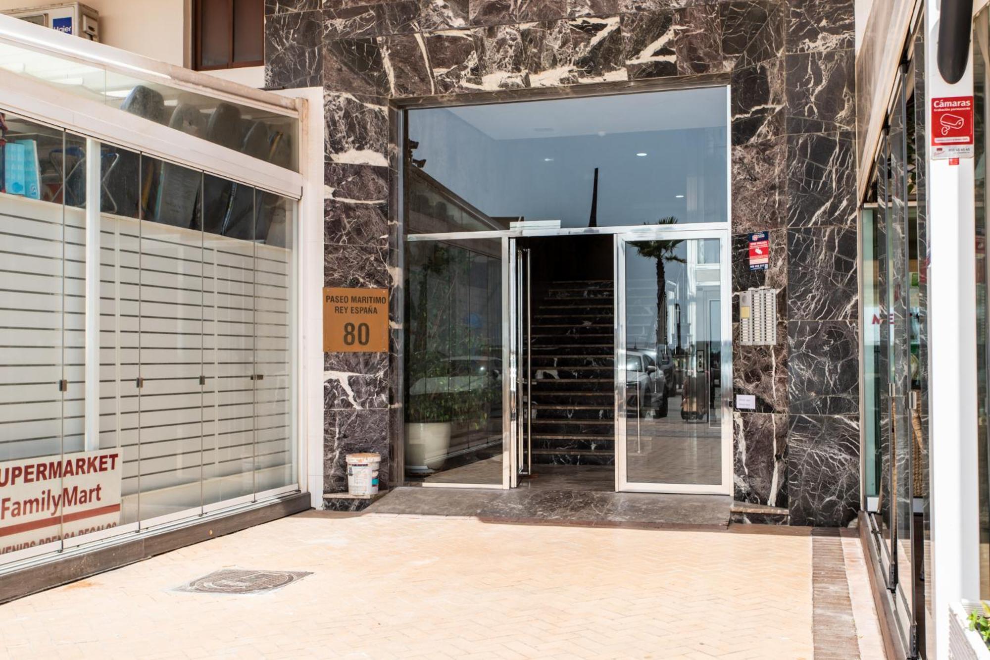 Sur Suites Principe Фуeнхирола Екстериор снимка